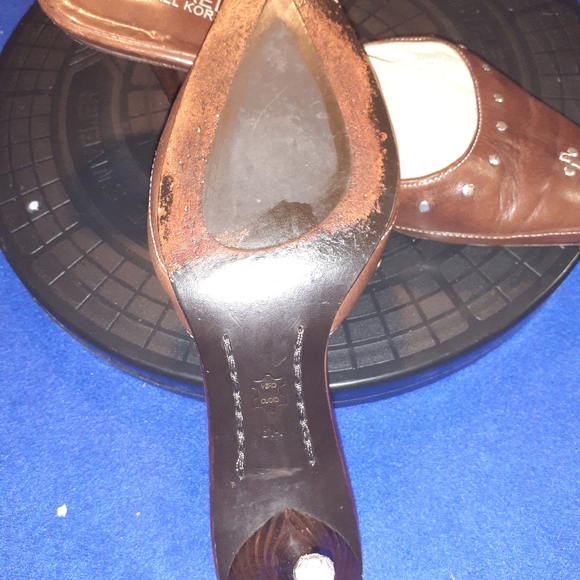 Michael Kors Women's Brown Leather W/Studs Open back 2-1/2In. Heels Sz. 8M-US - Picture 8 of 8